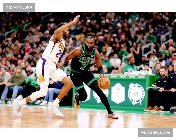 凯尔特人布朗场均29.2分成进攻核心 球队整体实力坚实